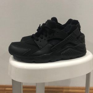 Nike Huarache Run SOLD